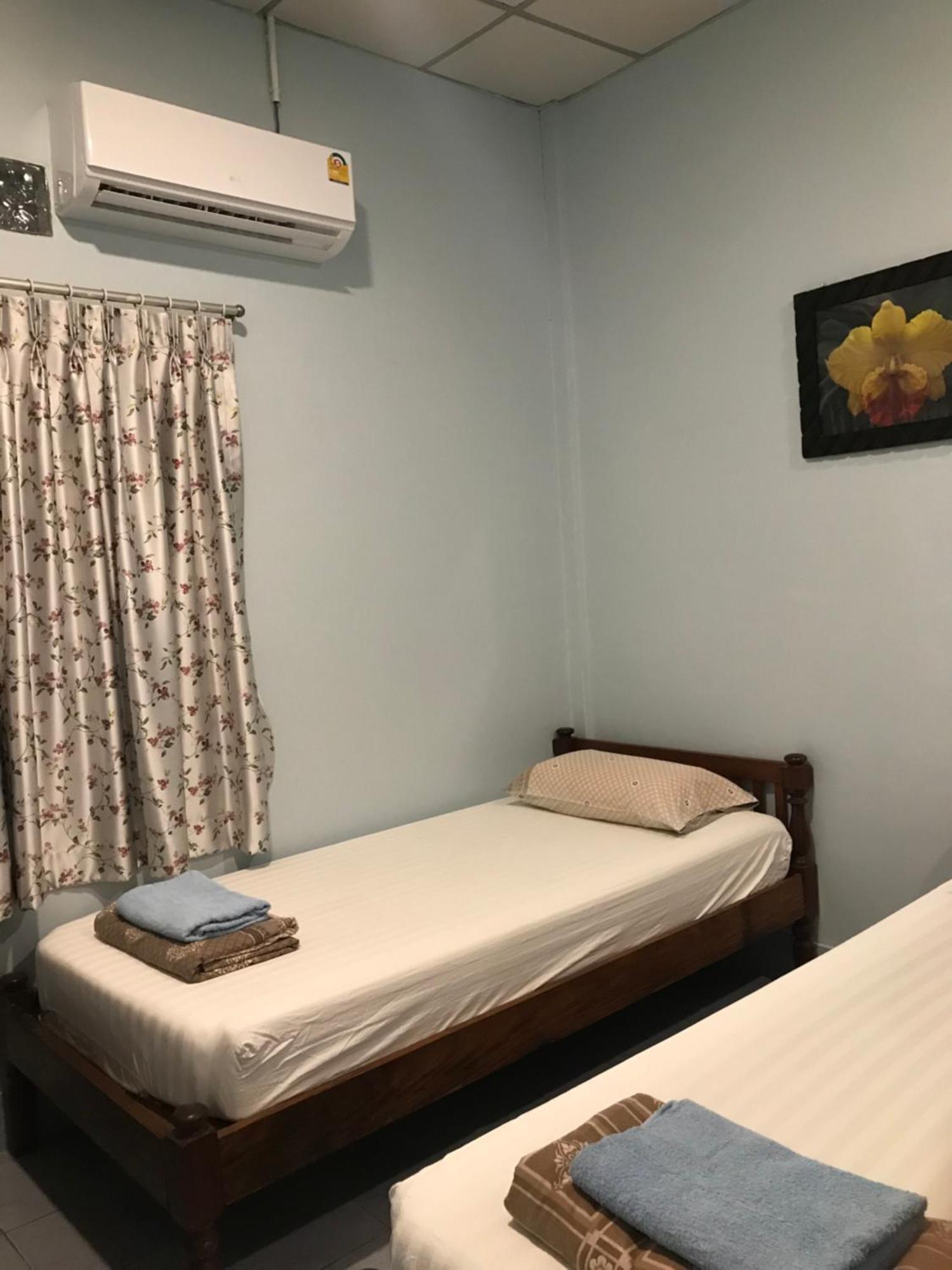 Vitoonguesthouse2Fanrooms & Aircondition سوكوتايْ المظهر الخارجي الصورة