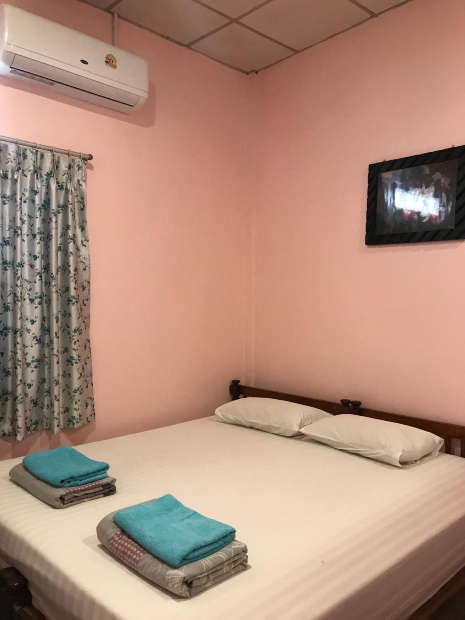 Vitoonguesthouse2Fanrooms & Aircondition سوكوتايْ المظهر الخارجي الصورة