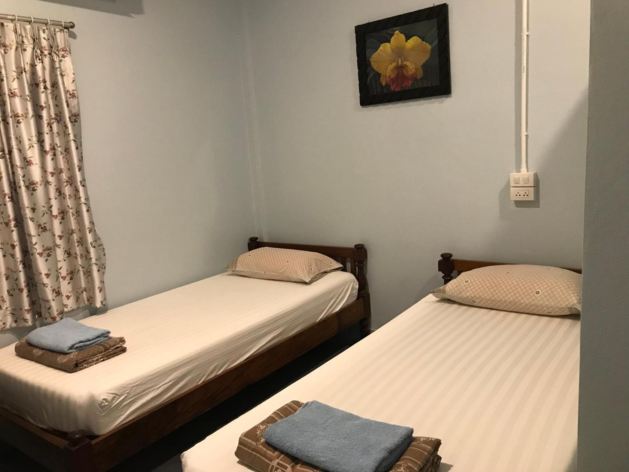 Vitoonguesthouse2Fanrooms & Aircondition سوكوتايْ المظهر الخارجي الصورة